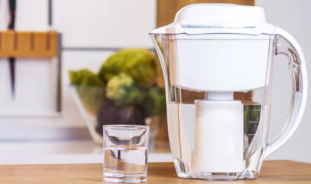 Dajú sa kanvice s filtrovanou vodou používať na zdravé stravovanie? Odborník vyjadruje pochybnosti.