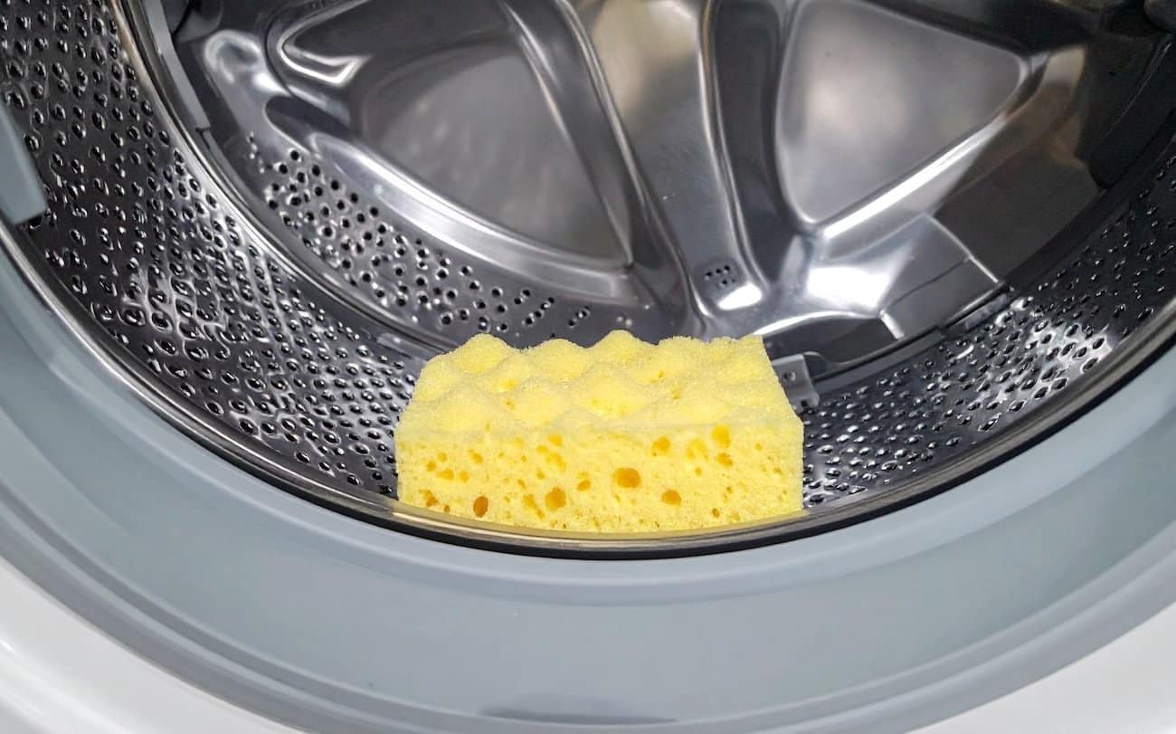 Práčka: prečo jednoduchá špongia v bubne mení všetko?