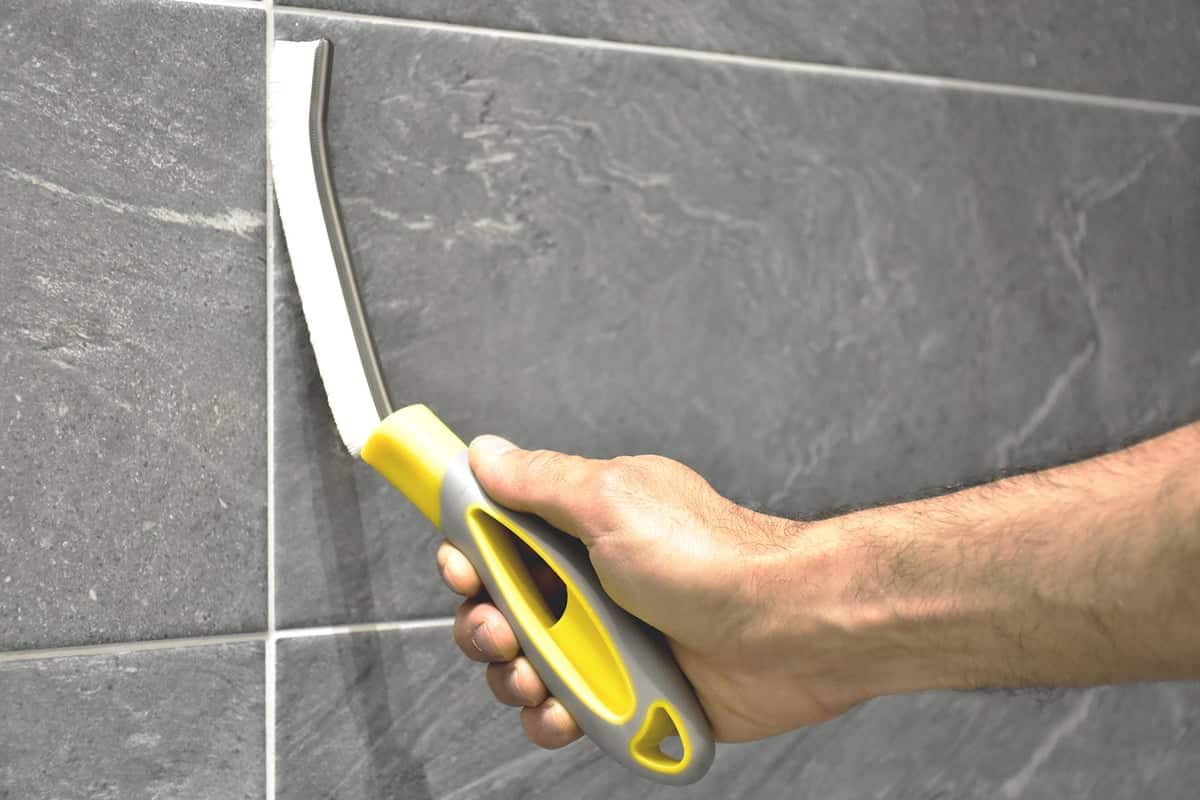 Ako vyčistiť škáry? Domáce prostriedky sú rovnako účinné ako chemické