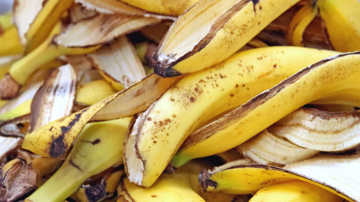 Posypem soľ na banánovú šupku – celý január som nadšený svojou vynaliezavosťou: najlepší životný trik pre lenivých ľudí