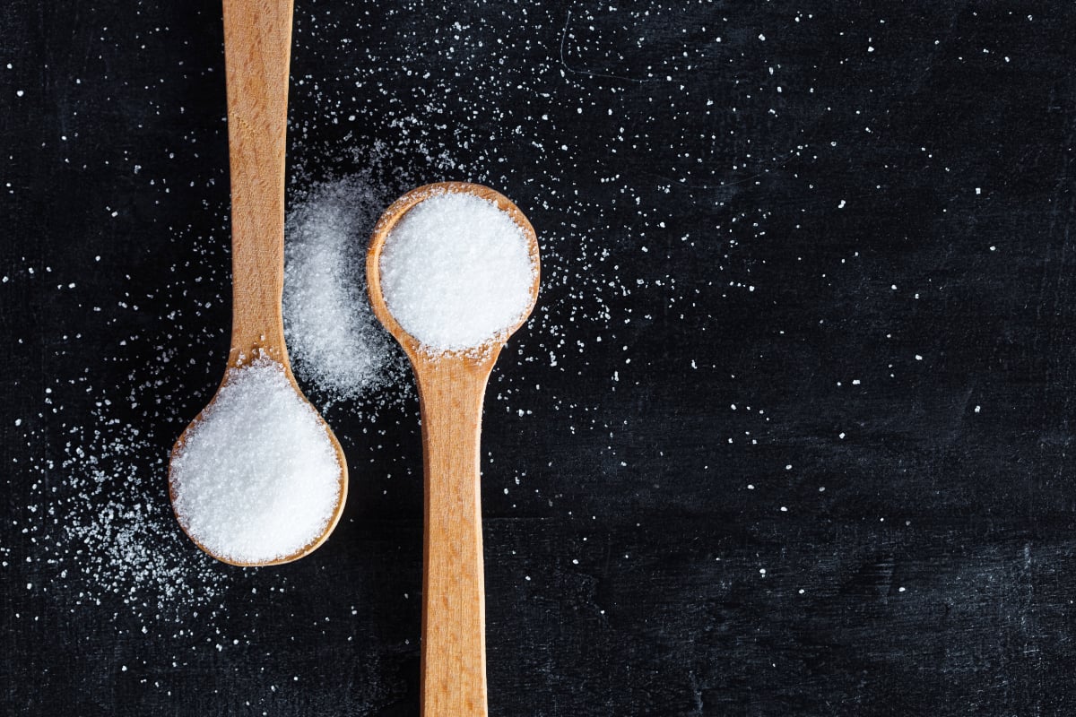 Zmiešanie cukru s hydrogenuhličitanom sodným: načo je to potrebné a prečo sa odporúča na boj proti domácim škodcom