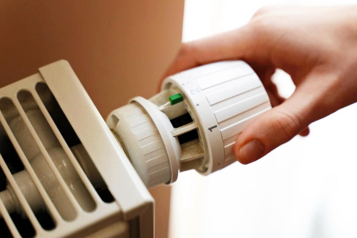 Pravidelné preplachovanie radiátorov zabezpečuje efektívne fungovanie vykurovacieho systému a rýchlejšie vykúrenie domu.