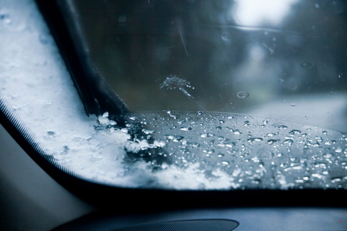 Nie je to voda ani teplota. Práve kvôli tomu sa sklá zahmlievajú zvnútra