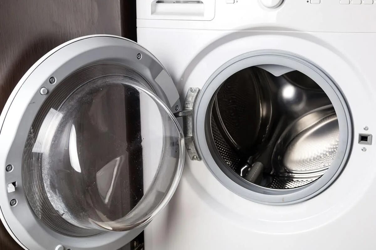 „Nikdy nepoužívajte“: inžinier vysvetlil, aký produkt by sa nikdy nemal dávať do práčky