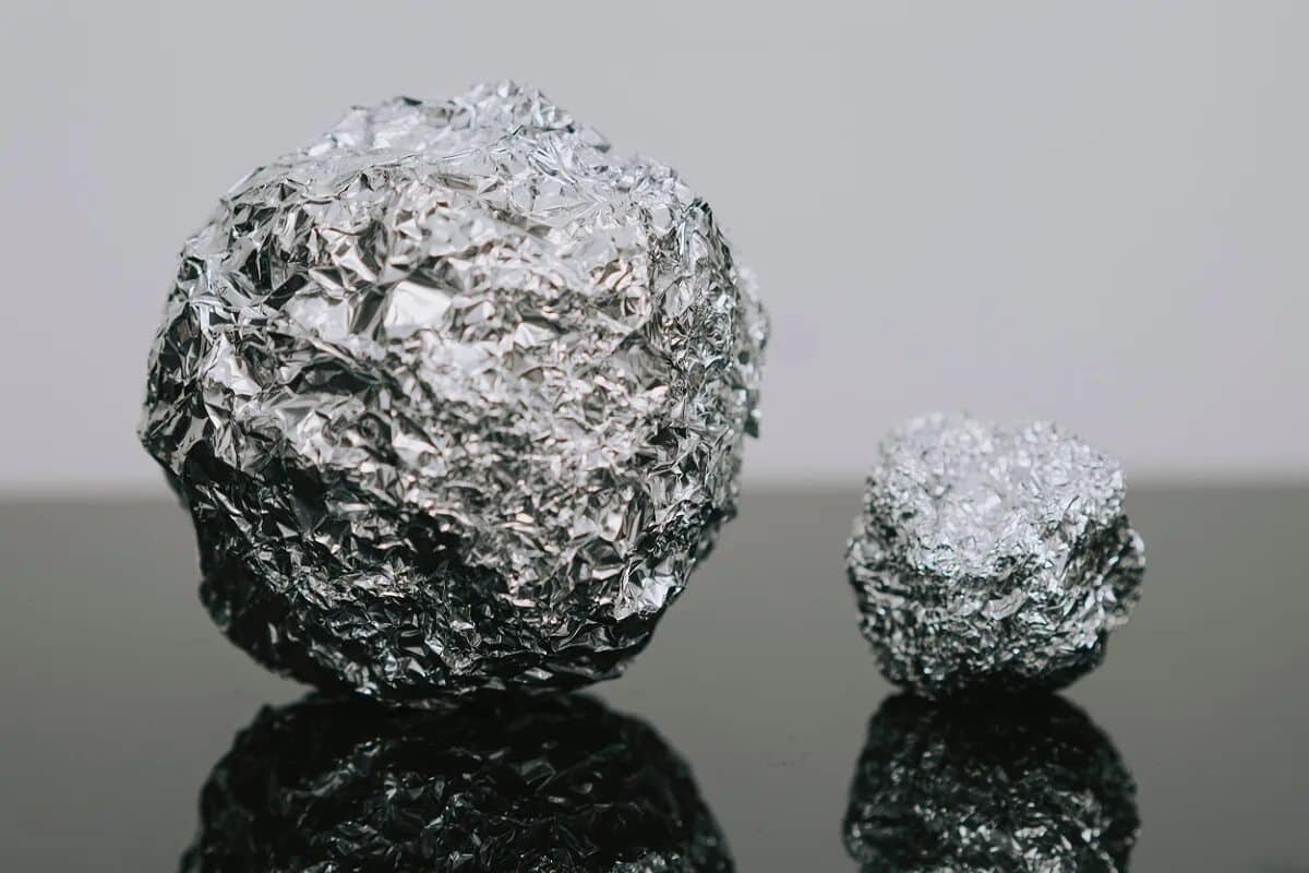 Položte na matrac hliníkovú fóliu: na druhý deň ráno budete sami sebe vďační