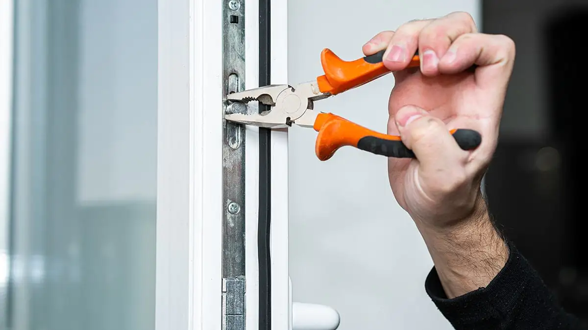 Na okná nič nelepím a kúrenie nezapínam. Zobral som si príklad od severanov a doma je teplo aj v treskúcich mrazoch