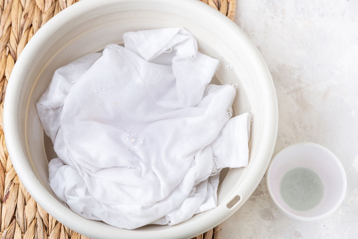 Namočte obliečky do citrónovej šťavy: načo je to dobré a prečo sa to odporúča robiť