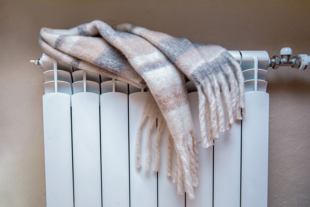 Ani aerotermia, ani podlahové kúrenie: podľa odborníkov je najlepším kúrením prírodný kameň