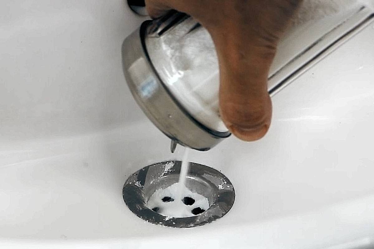 Stop-zápach: jednoduchý prostriedok, ktorý doslova „zožerie“ usadeniny v kanalizácii.