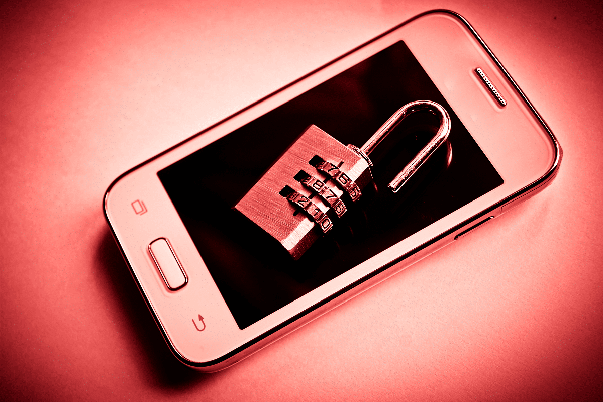 Aké príznaky naznačujú, že váš telefón bol napadnutý?