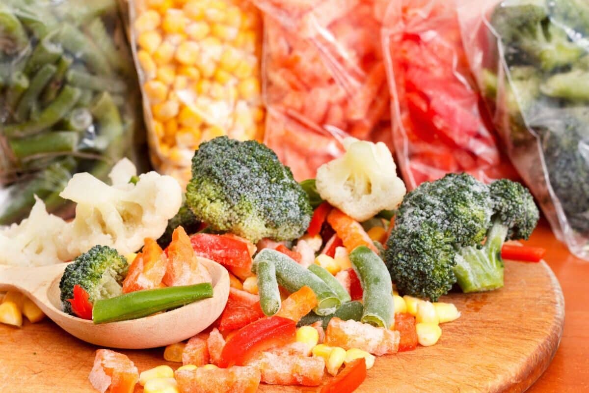 Ktoré potraviny možno zmraziť a ktoré nie? Možno vložiť horúci kontajner do chladničky?