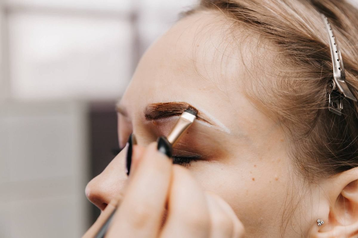 Ako vybrať správny tvar obočia pre váš typ tváre