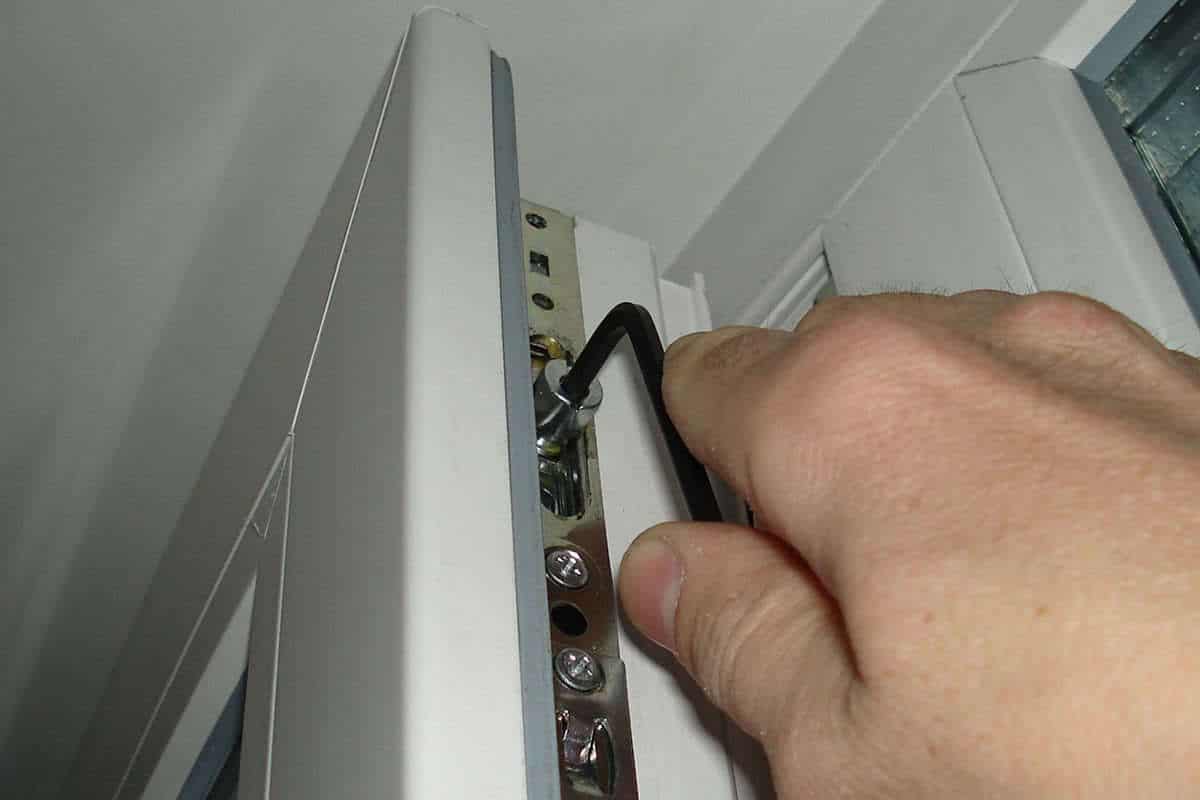 Ako zistiť, či sú vaše okná nastavené na „zimný alebo letný režim“? Jednoduchý spôsob ich nastavenia.