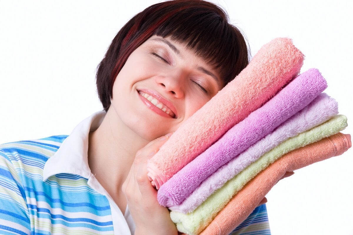 Ako vrátiť sviežu vôňu nasiaknutým uterákom (pomocou jednoduchého antibakteriálneho prostriedku vyvinutého inžinierom)