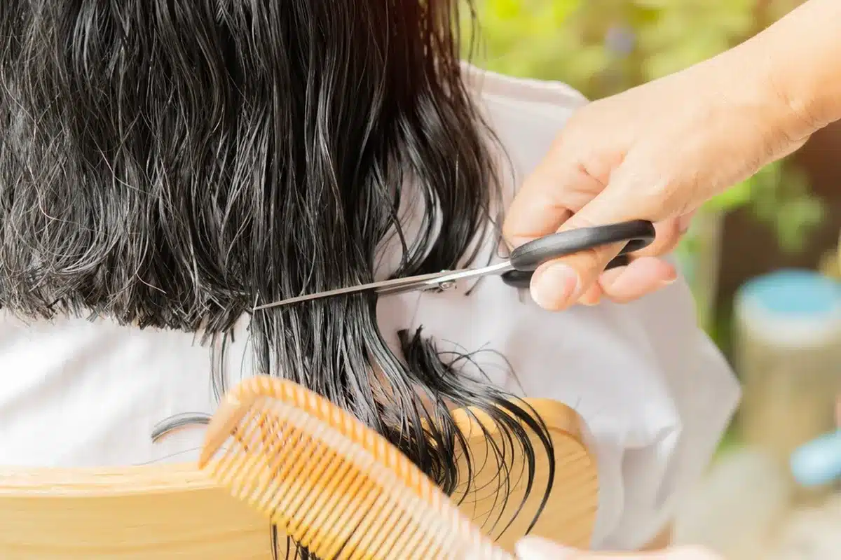 Lunárny kalendár: Toto sú najlepšie dni vo februári na strihanie vlasov, ktoré pomôžu vašim vlasom rásť zdravo.