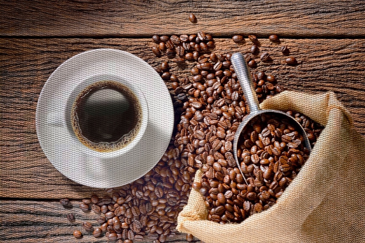 Spaluje káva tuk? Spaluje tuk dobre, ak viete, ako ju piť. Tu je to, čo znižuje jej účinnosť.