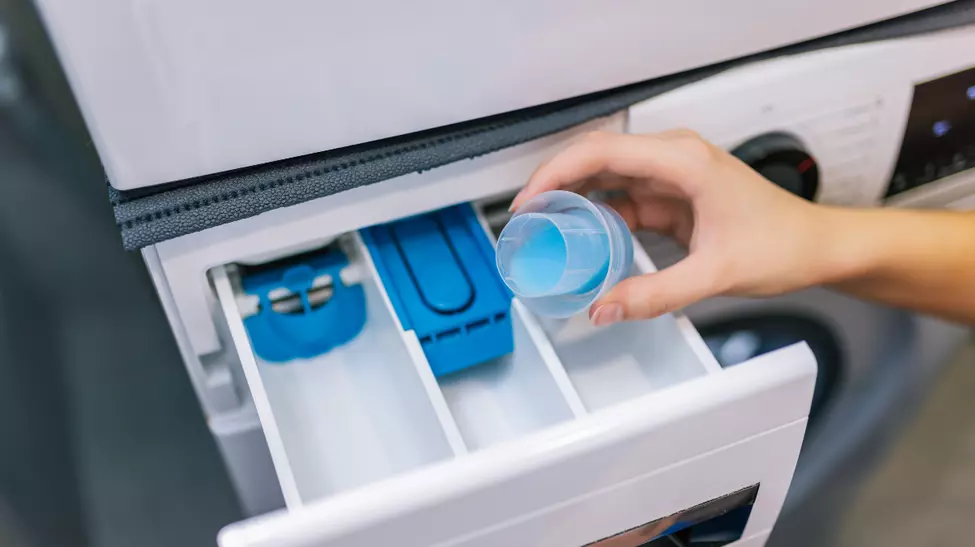 Používame príliš veľa pracieho prášku a programy prania sú nesprávne nastavené.