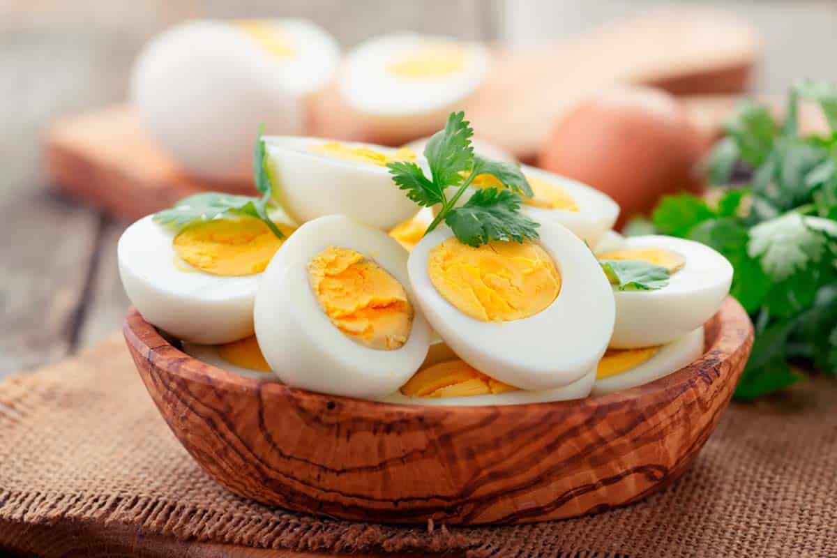 Kde je viac bielkovín: v bielku alebo vo žĺtku? Váš mozog vám dá nesprávnu odpoveď.