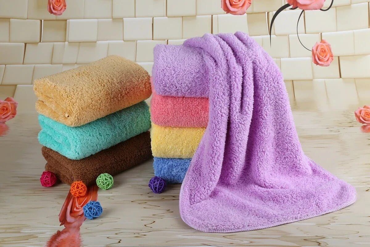 Odborník na upratovanie: „Aby boli kuchynské utierky dokonale čisté, používajte prírodné mydlo a citrónovú šťavu.“