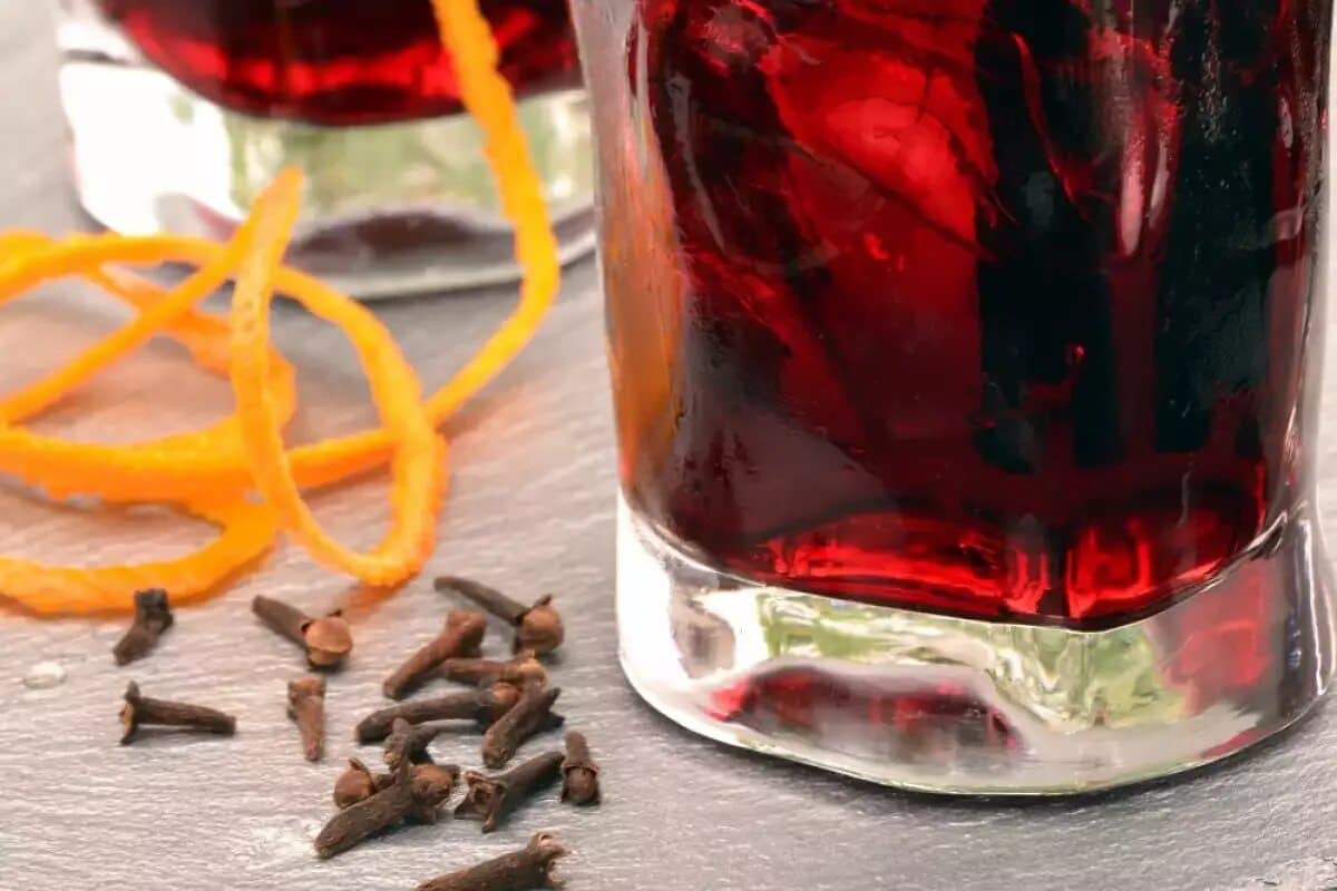 Z nich varím čaj na zlepšenie trávenia a zníženie vysokej hladiny cholesterolu. Pomáha to aj pri vysokej hladine cukru v krvi.