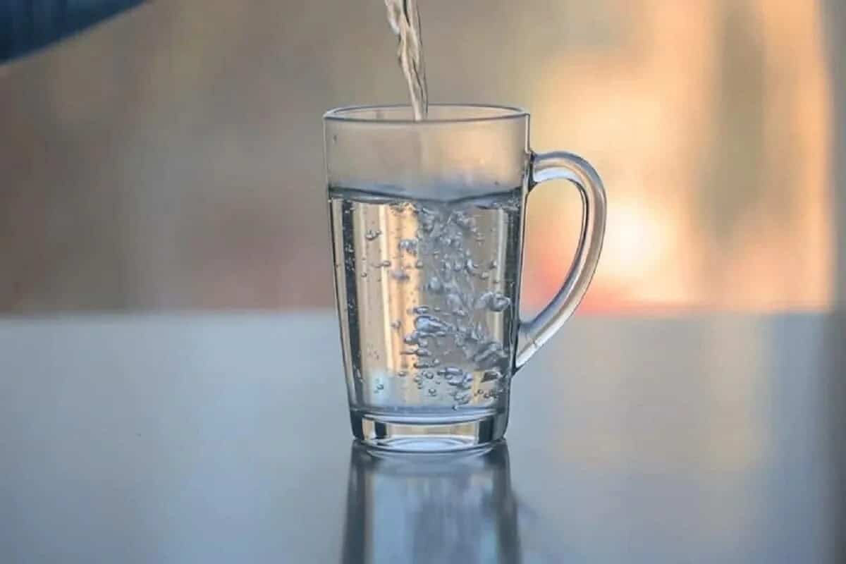 Aký je skutočný prínos pitia horúcej vody? Odborníci na výživu vám vysvetlia, ako to funguje.