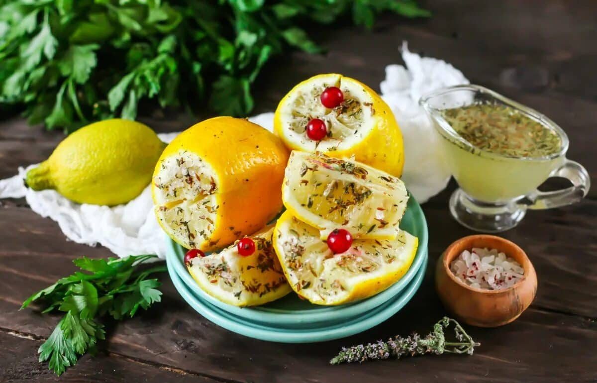 Hádžem citróny do pohára a... marinujem ich. Tento doplnok premení zimné večere.