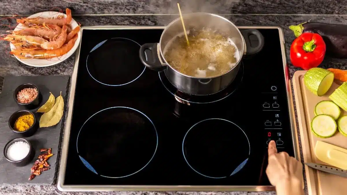 Je čas rozlúčiť sa s indukčnými varnými doskami? Tu sú dôvody, prečo čoraz viac ľudí hovorí „nie“.