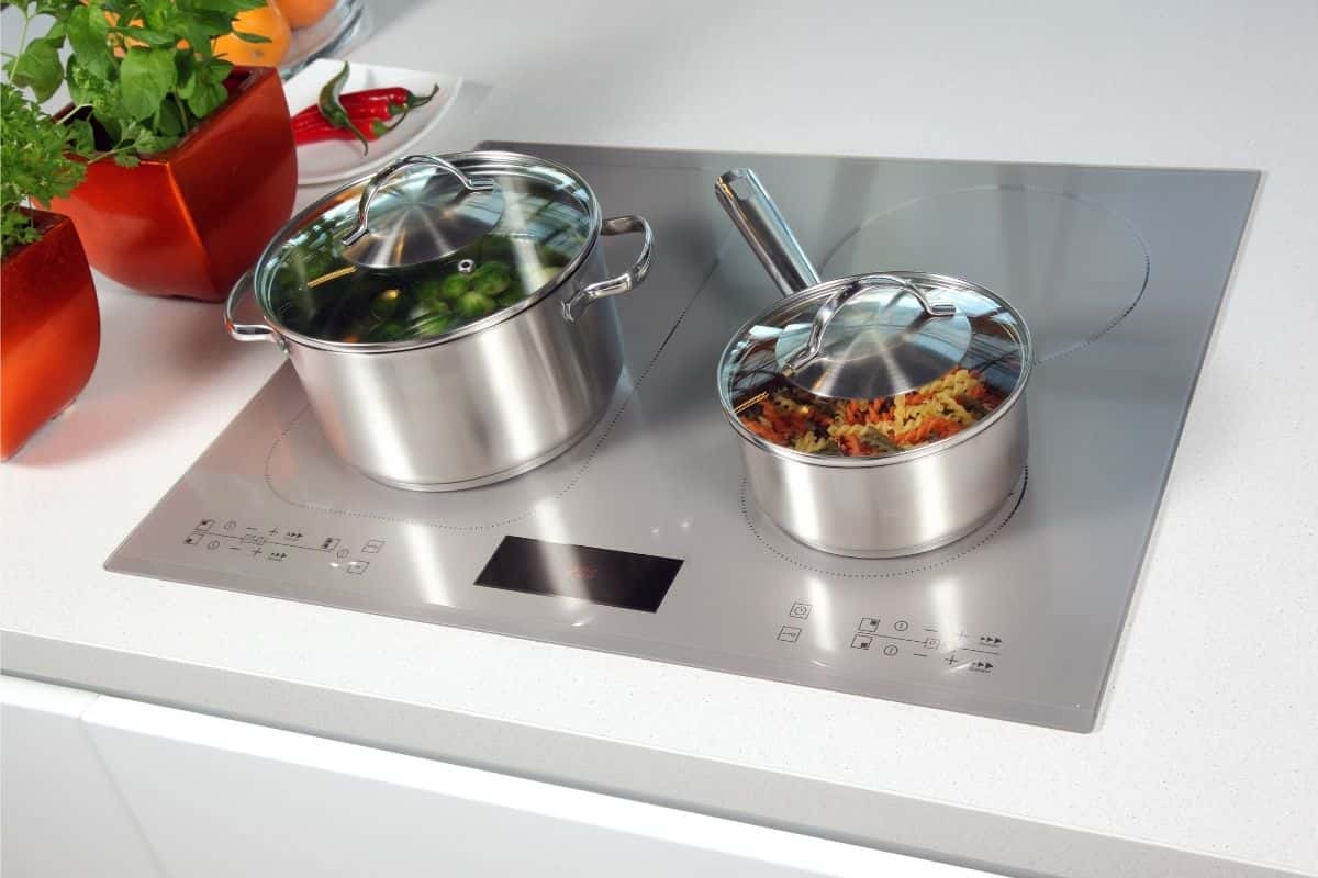 V roku 2026 sa indukčné varné dosky stanú minulosťou: obsadia všetky slovenské kuchyne.