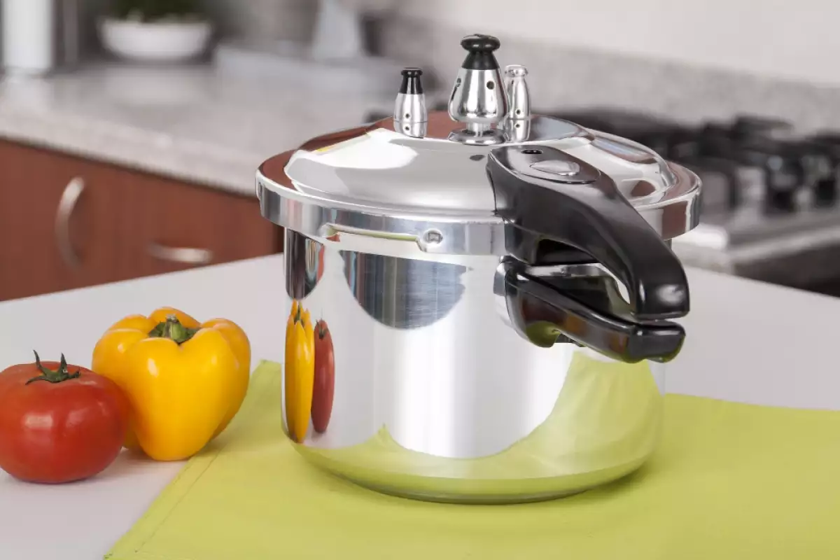 Tlakové hrnce sú prežitkom minulosti: teraz sú v móde multifunkčné elektrické tlakové hrnce.