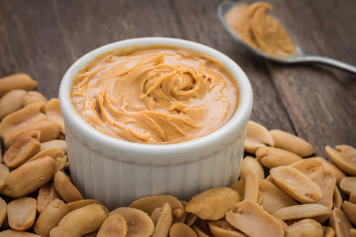 Jedna lyžica denne môže zmeniť váš metabolizmus. Zistite, čo vlastne arašidové maslo robí.