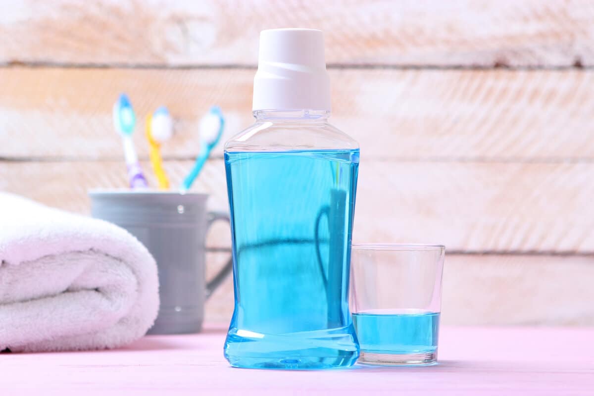Nie všetky ústne vody fungujú tak, ako si myslíte. Je dobré to vedieť, skôr ako začnete používať tú či onú ústnu vodu.