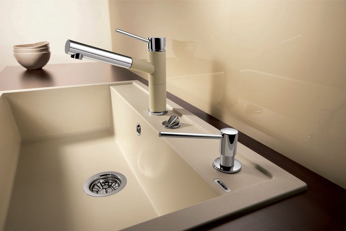 Naozaj Slováci hromadne vyhadzujú svoje rýchlovarné kanvice? Táto je vraj oveľa lepšia. Nevyžaduje si čistenie, netvorí vodný kameň a čaj uvarí za 10 sekúnd.