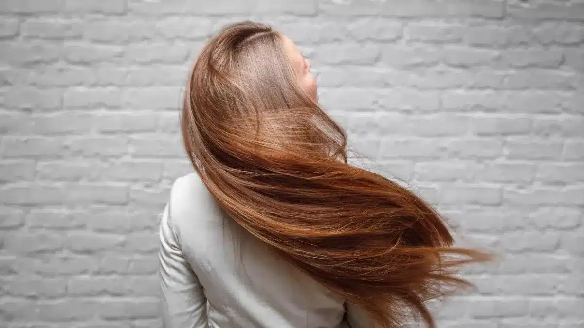 Ako dodať vlasom lesk pomocou malého množstva aloe vera: účinná domáca maska.