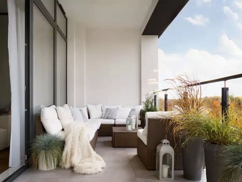 Vždy to robím pred jarou. Balkón vyzerá, ako keby ho práve zrekonštruovali.