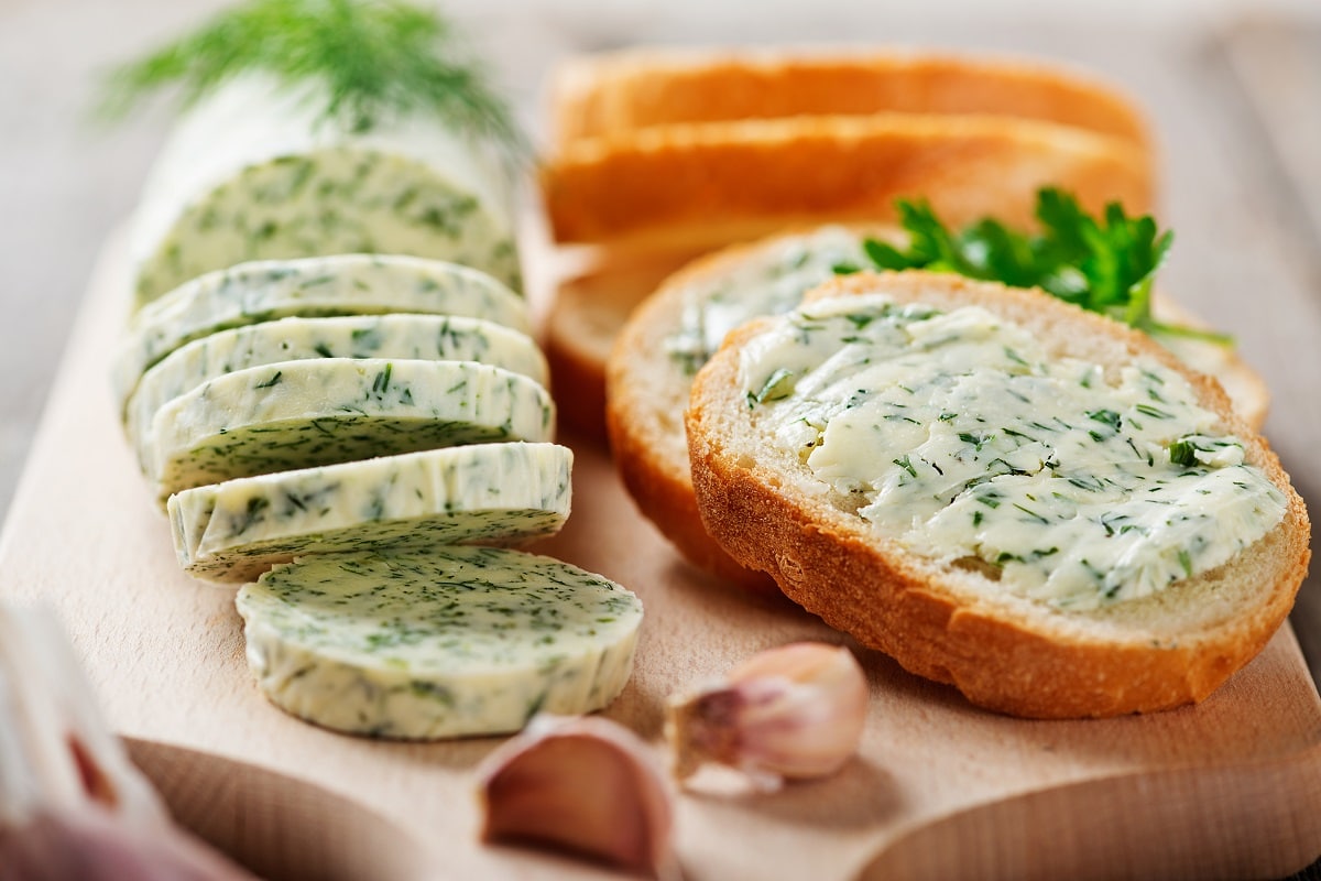 Ani voda, ani zubná pasta: jednoduchý domáci spôsob, ako sa zbaviť zápachu cesnaku za pár sekúnd.