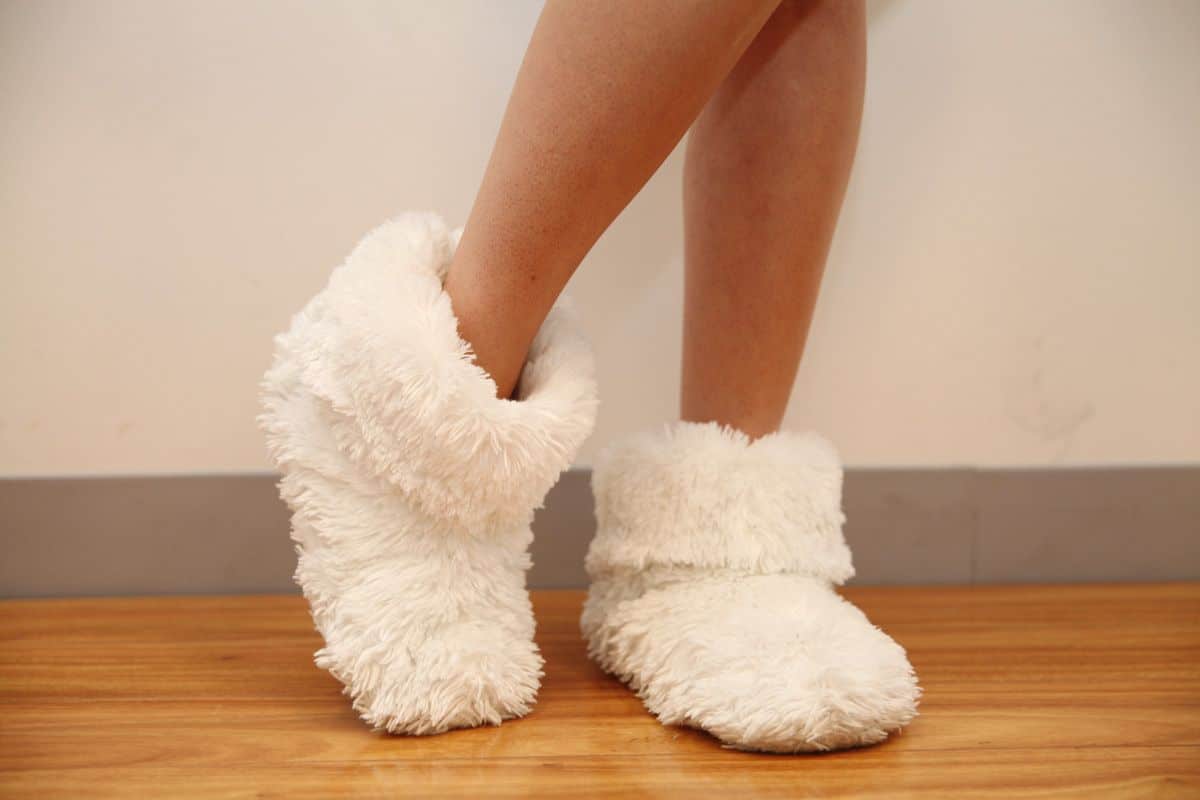 Zbohom, domáce papuče: nový trend, ktorý zachvátil Slovensko, je oveľa pohodlnejší a praktickejší.