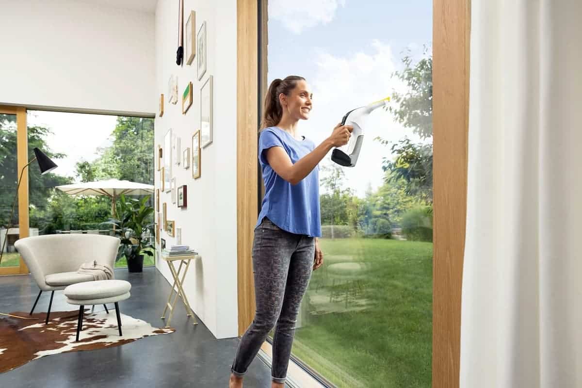 Jarné umývanie okien bez zbytočného stresu: triky a pomôcky, ktoré vám pomôžu odstrániť škvrny na prvýkrát.