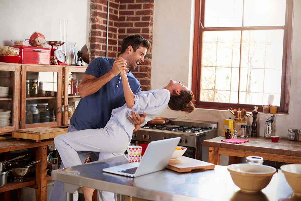 Ak upratujete kuchyňu počas varenia, psychológia o vás hovorí nasledovné.