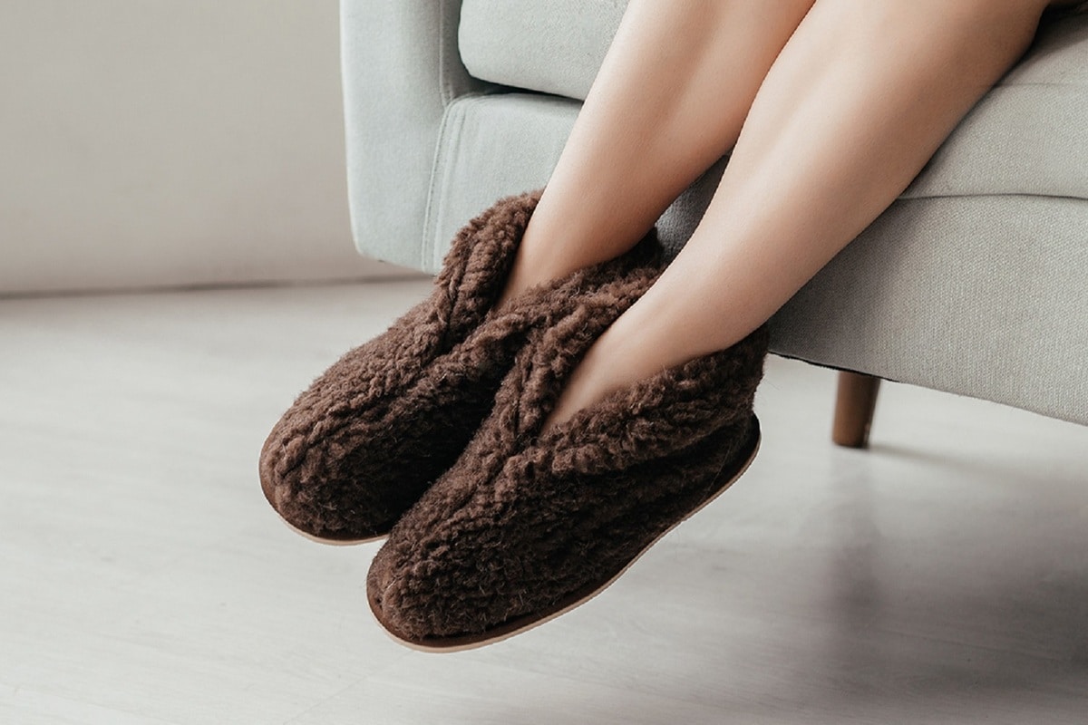Zbohom, domáce papuče: nový trend, ktorý zachvátil Slovensko, je oveľa pohodlnejší a praktickejší.