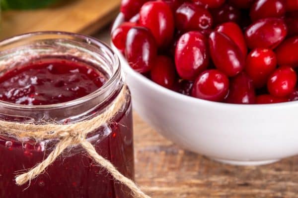 Každý robí džem z ruží, ja vyberám iné kvety. Na jar je ich dosť