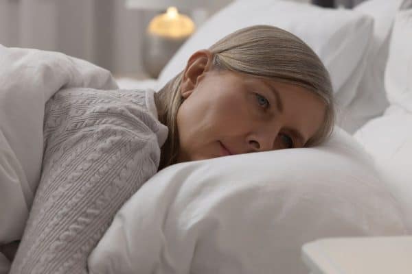 Spíte dlho a budíte sa unavení? Odborníci poznajú dôvod