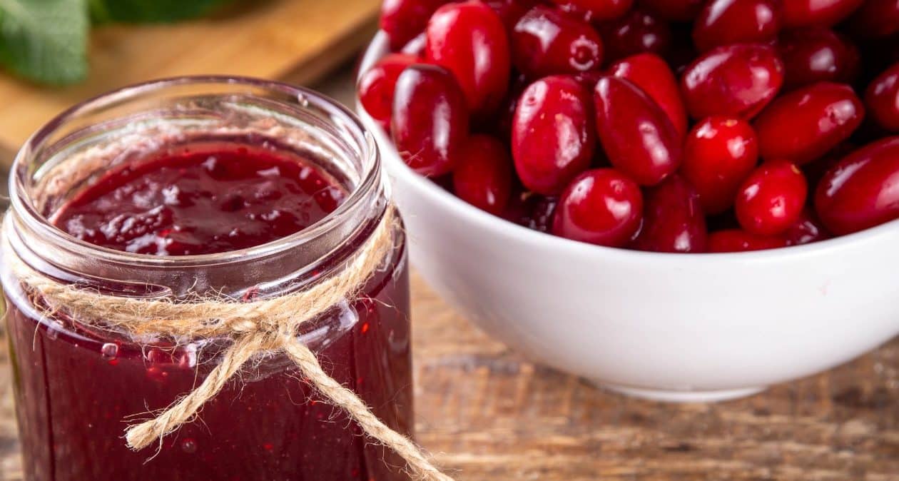 Každý robí džem z ruží, ja vyberám iné kvety. Na jar je ich dosť