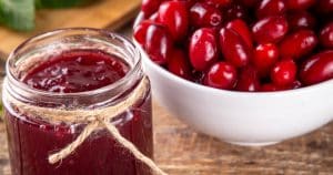 Každý robí džem z ruží, ja vyberám iné kvety. Na jar je ich dosť