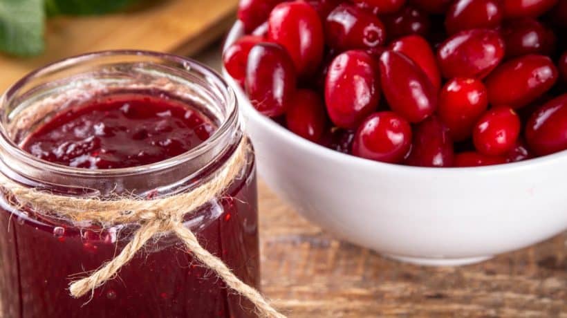 Každý robí džem z ruží, ja vyberám iné kvety. Na jar je ich dosť