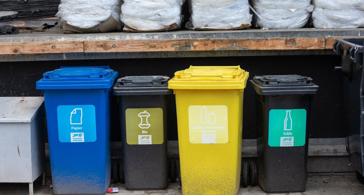 Nová farba vriec na triedenie odpadu. Čo vyhodiť?