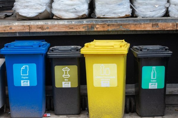 Nová farba vriec na triedenie odpadu. Čo vyhodiť?