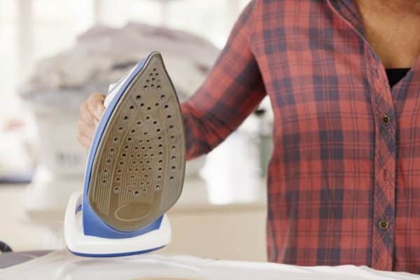 Zabudnite na neustále prepálené železo. Nečistotu tak rýchlo odstránite